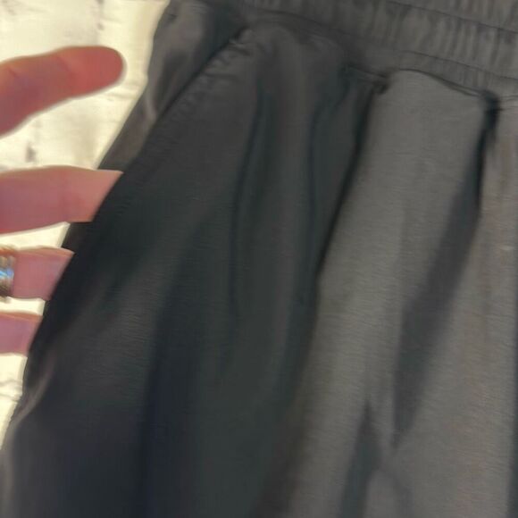 RHONE 9" Essentials Training Shorts Men's Black Elastic Waistband - SZ L - Picture 4 of 13